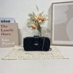 Woc 黑色銀扣羊皮