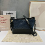 Chanel hobo navy M size